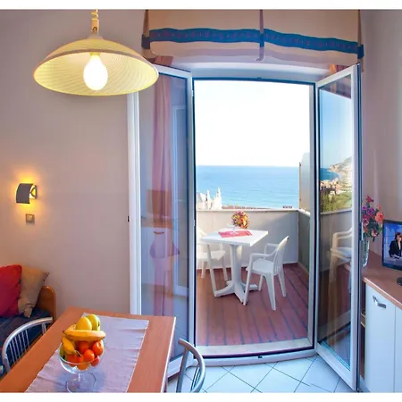 Apartment Classic In Pietra Ligure